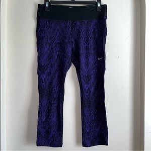 “Nike Epic Run Tight” Athletic Pants - 3/4 Length